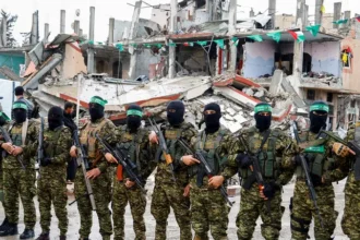 تسليم أسلحة حماس