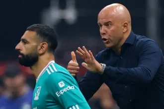 صلاح خارج التشكيلة الأساسية