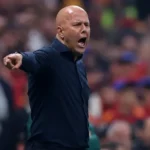 الهولندي أرني سلوت مدرب ليفربول الإنجليزي