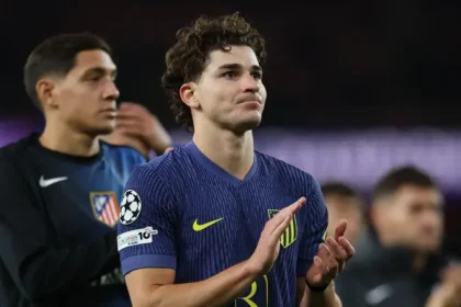 جوليان ألفاريز إلى برشلونة