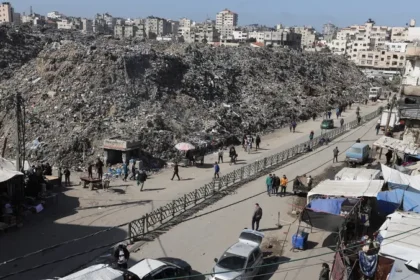 غزة – مكب النفايات – سوق فراس – برنامج الأمم المتحدة الإنمائي – أزمة النفايات – الحرب في غزة – الصحة العامة – إزالة النفايات