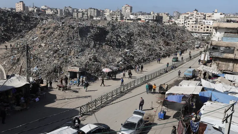 غزة – مكب النفايات – سوق فراس – برنامج الأمم المتحدة الإنمائي – أزمة النفايات – الحرب في غزة – الصحة العامة – إزالة النفايات