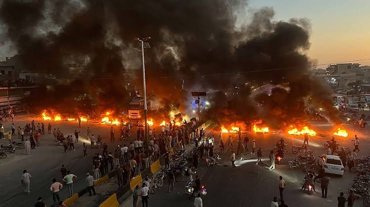 صورة للاحتجاجات في سوريا على رفع أسعار المحروقات