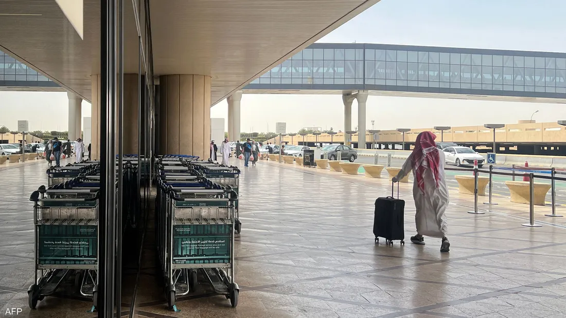 مطار الملك خالد