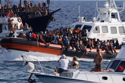 مهاجرون في المياه الاقليمية الإيطالية